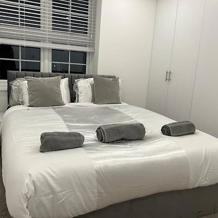Ferienwohnung 1 Bed High Quality Modern Flat Edgware Exterior foto