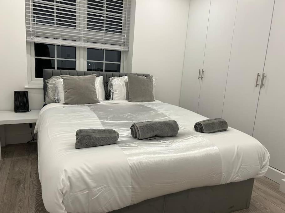 Ferienwohnung 1 Bed High Quality Modern Flat Edgware Exterior foto